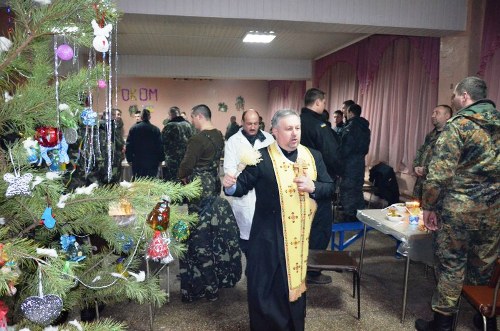 Різдво Христове на сході України відсвяткували пісною вечерею та спільною молитвою